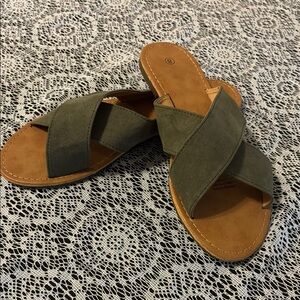 Women's Size 8 Olive Green Sandals Slip ons Flip Flops
